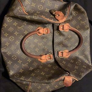 Louis Vuitton 40